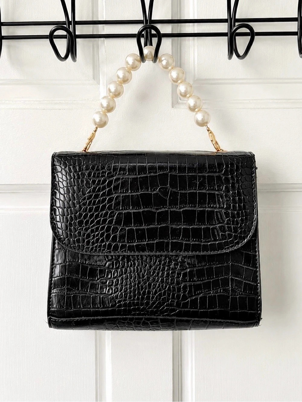 🌼 3/$15 SALE Black Crocodile Embossed Pearl Handle Shoulder Bag